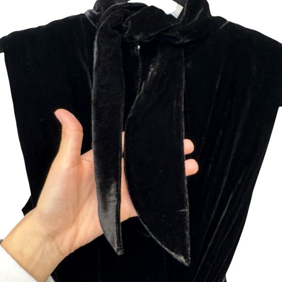 NWT Saloni Black Sleeveless High Neck Fleur Velvet Rose Applique Top Womens 6 - Picture 10 of 12